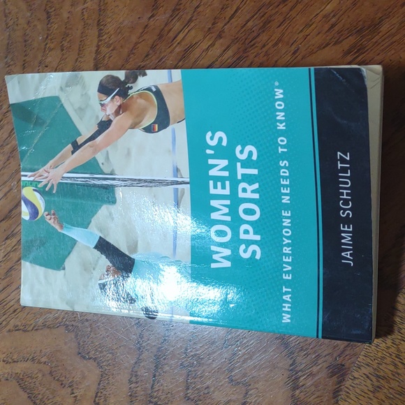 Women's Sports What Everyone Needs To Know (textbook) - Picture 1 of 4